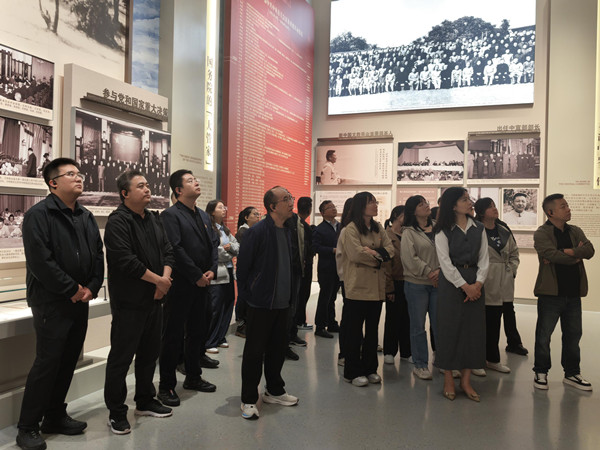 傳承革命精神，凝聚奮進力量——公司第一、第六黨支部聯(lián)合開展主題黨日活動